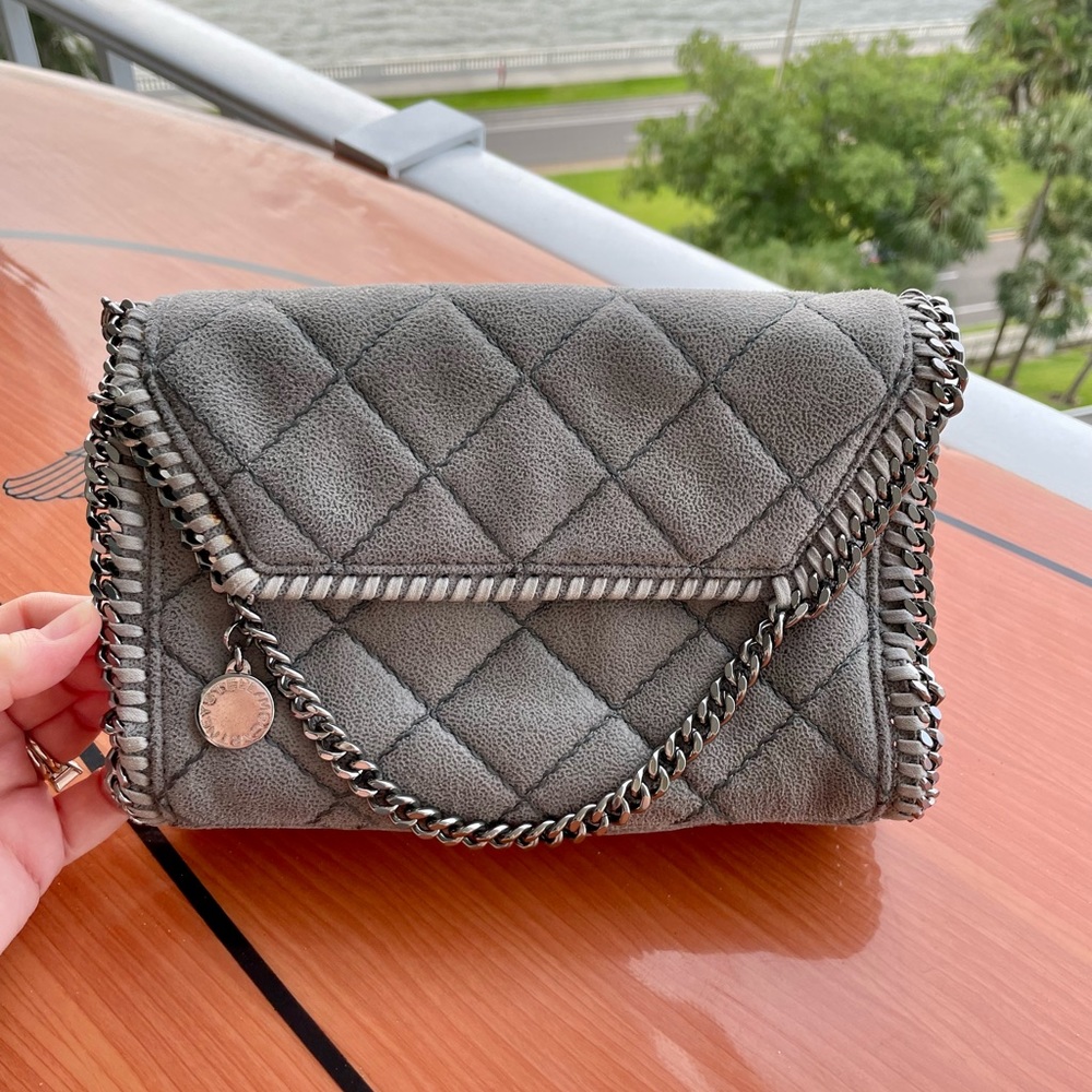 EUC- Falabella - Authentic Stella McCartney quilted crossbody silver chain